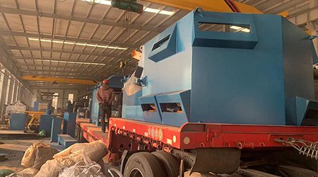 內(nèi)蒙古客戶定制Q6918輥道拋丸機(jī)發(fā)貨現(xiàn)場(chǎng)