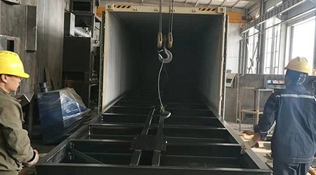 澳大利亞客戶定制噴砂房設(shè)備第二車發(fā)貨