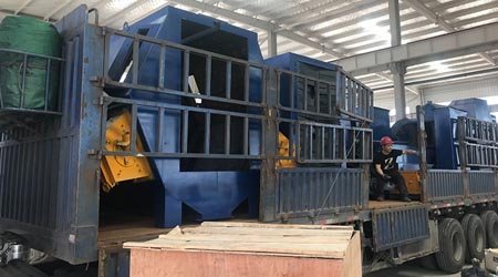 客戶定制用于清理鈑金件的Q385懸鏈?zhǔn)綊佂铏C(jī)試車完成發(fā)往俄羅斯