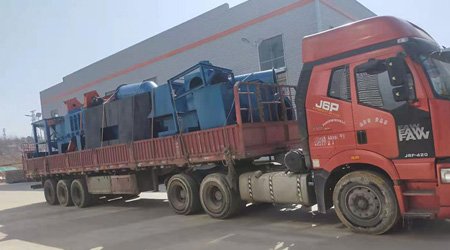 青島即墨客戶定制網(wǎng)帶拋丸機發(fā)貨